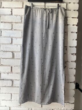 90s vintage light grey skirt with falling flower pattern tie waistband with slit